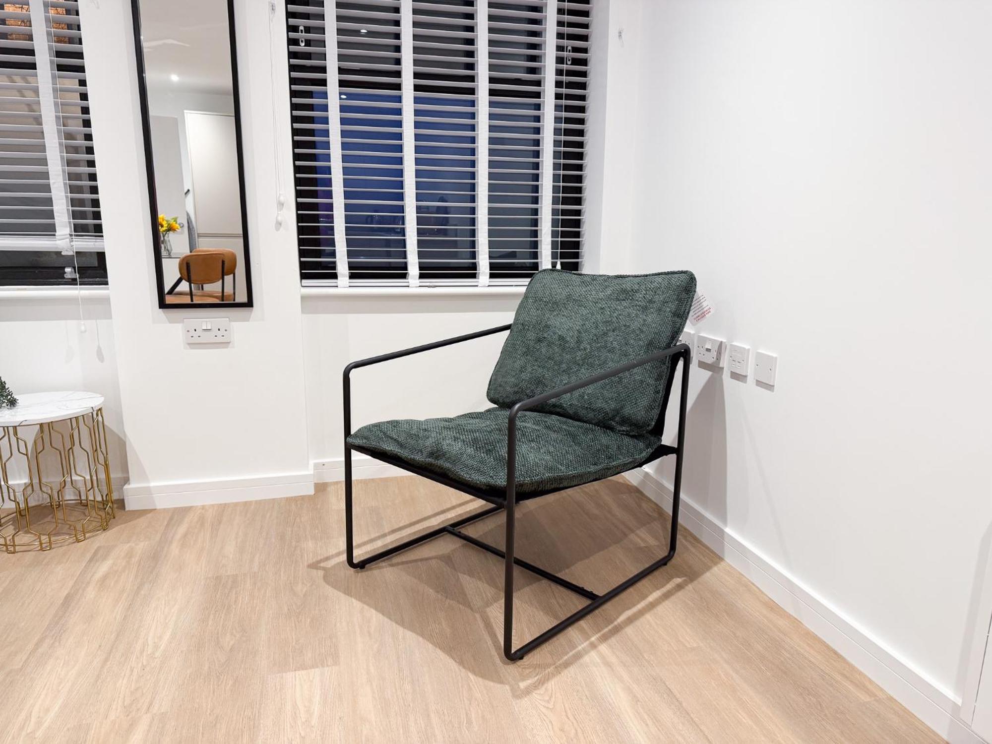 Spacious Modern 1 Bed Apartments In St Neots - Perfect For Contractors & Professionals - Free Parking - Wifi - Fully Equipped Kitchen - Smart Tv Ideal For Work Stays And Long Projects Extérieur photo